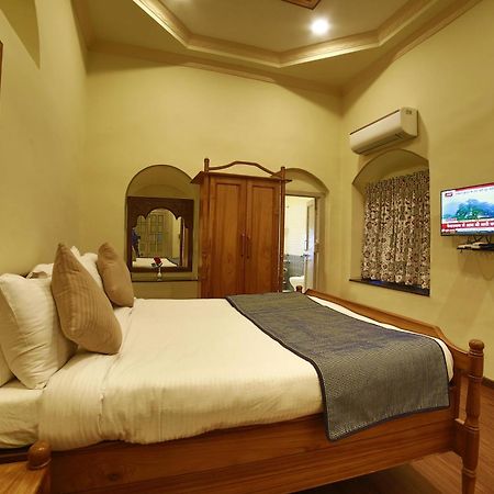 Briars Heritage Mount Abu Exterior photo