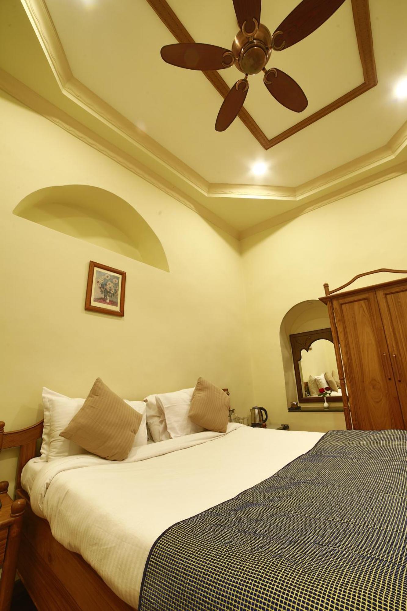 Briars Heritage Mount Abu Exterior photo